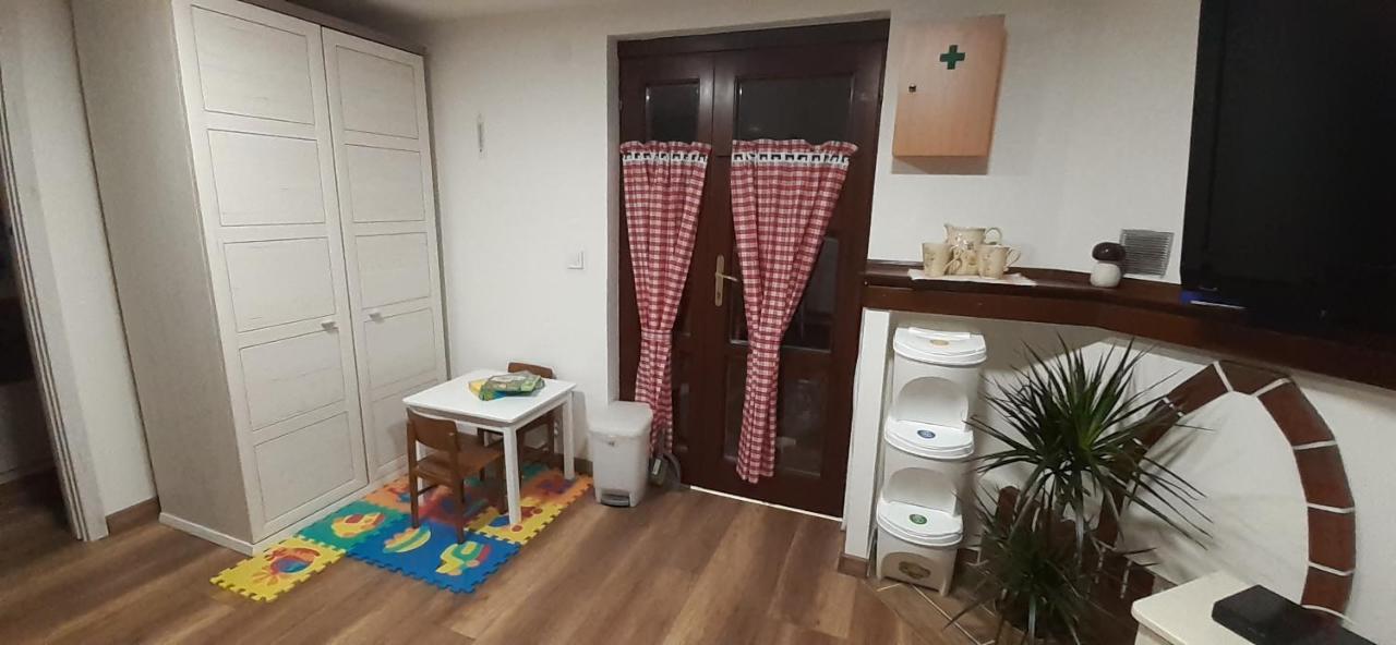 Domcek Apartment ตาตรันสกา ลอมนีจา ภายนอก รูปภาพ